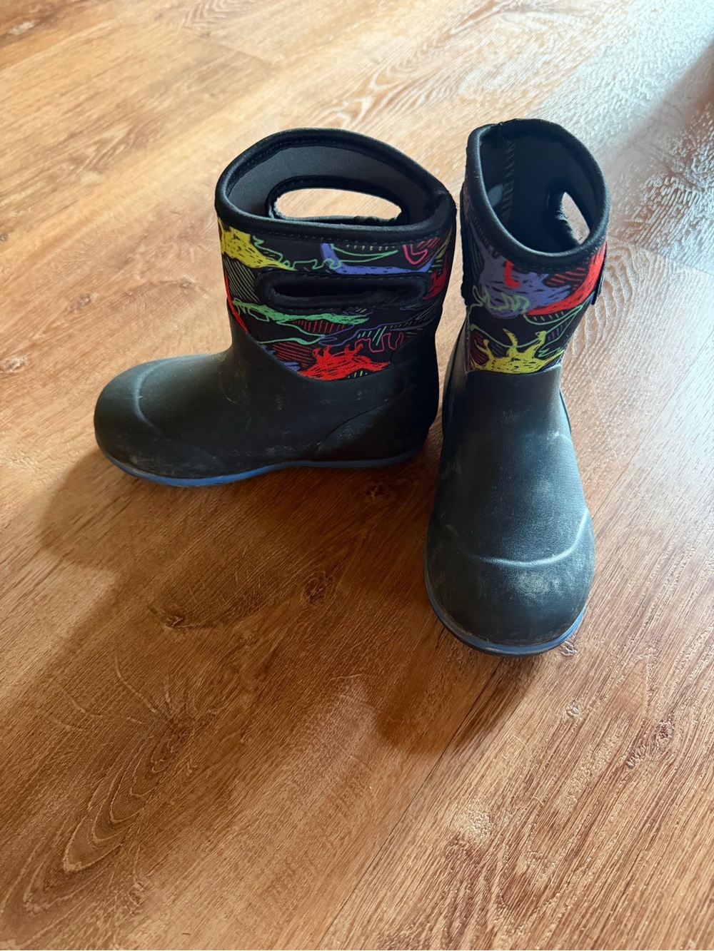 Kids Waterproof Bogs Rain Boots with Multicolor Dino Print Sz 9